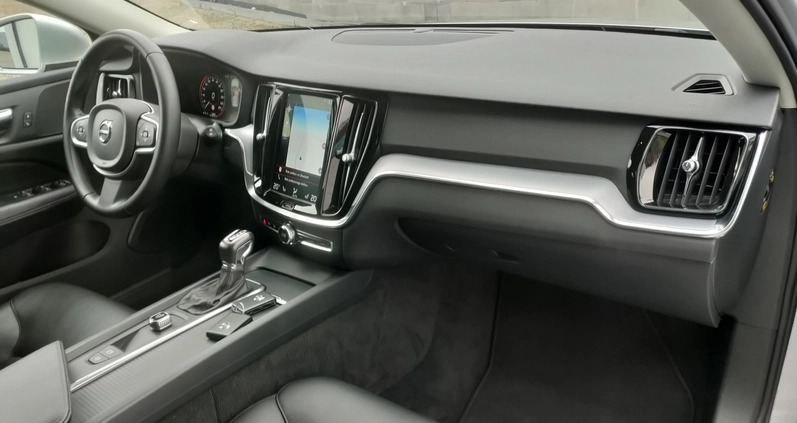 Volvo V60 cena 98277 przebieg: 133000, rok produkcji 2018 z Międzyrzecz małe 742